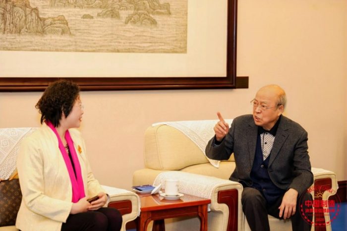 20251219074542294851903